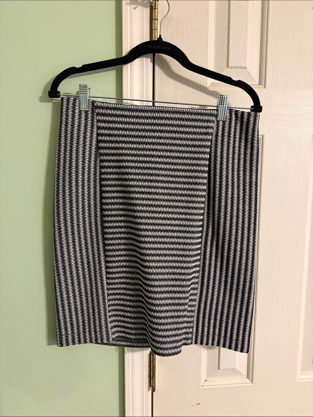 LOFT Black and White Patterned Pencil Skirt